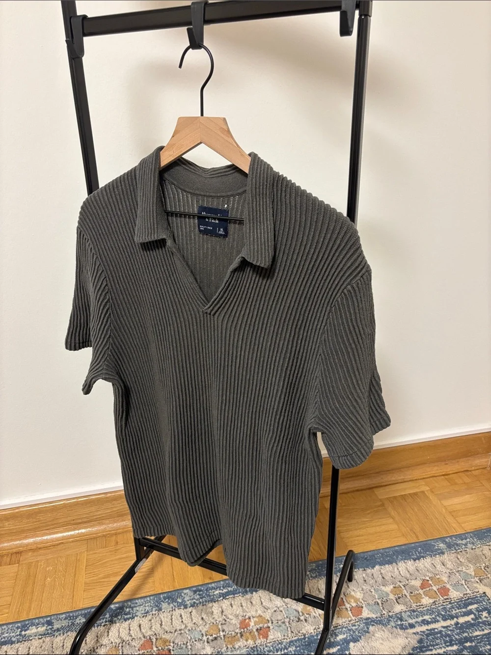 A&F Collared Shirt - Picture 3 of 6